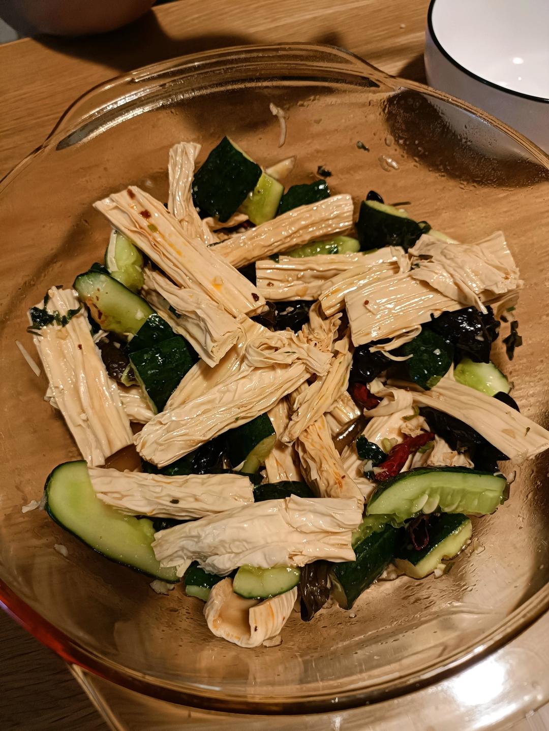凉拌（腐竹木耳黄瓜）