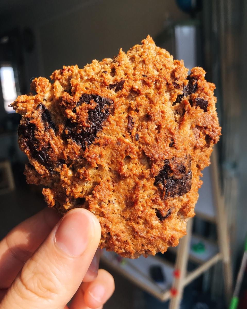 健康的香蕉燕麦核桃巧克力饼干