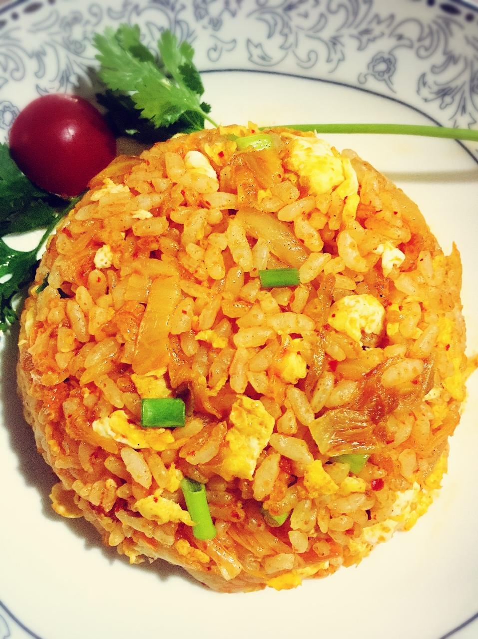 半小尺做的辣白菜炒饭