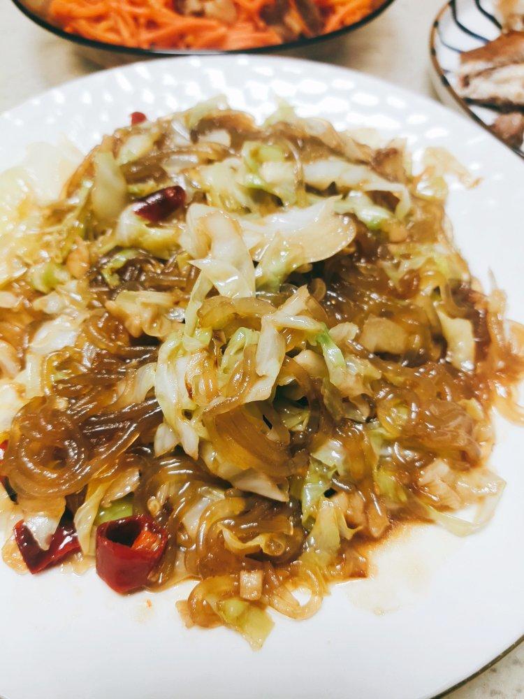 最近爱吃粉丝粉条～包菜炒粉丝