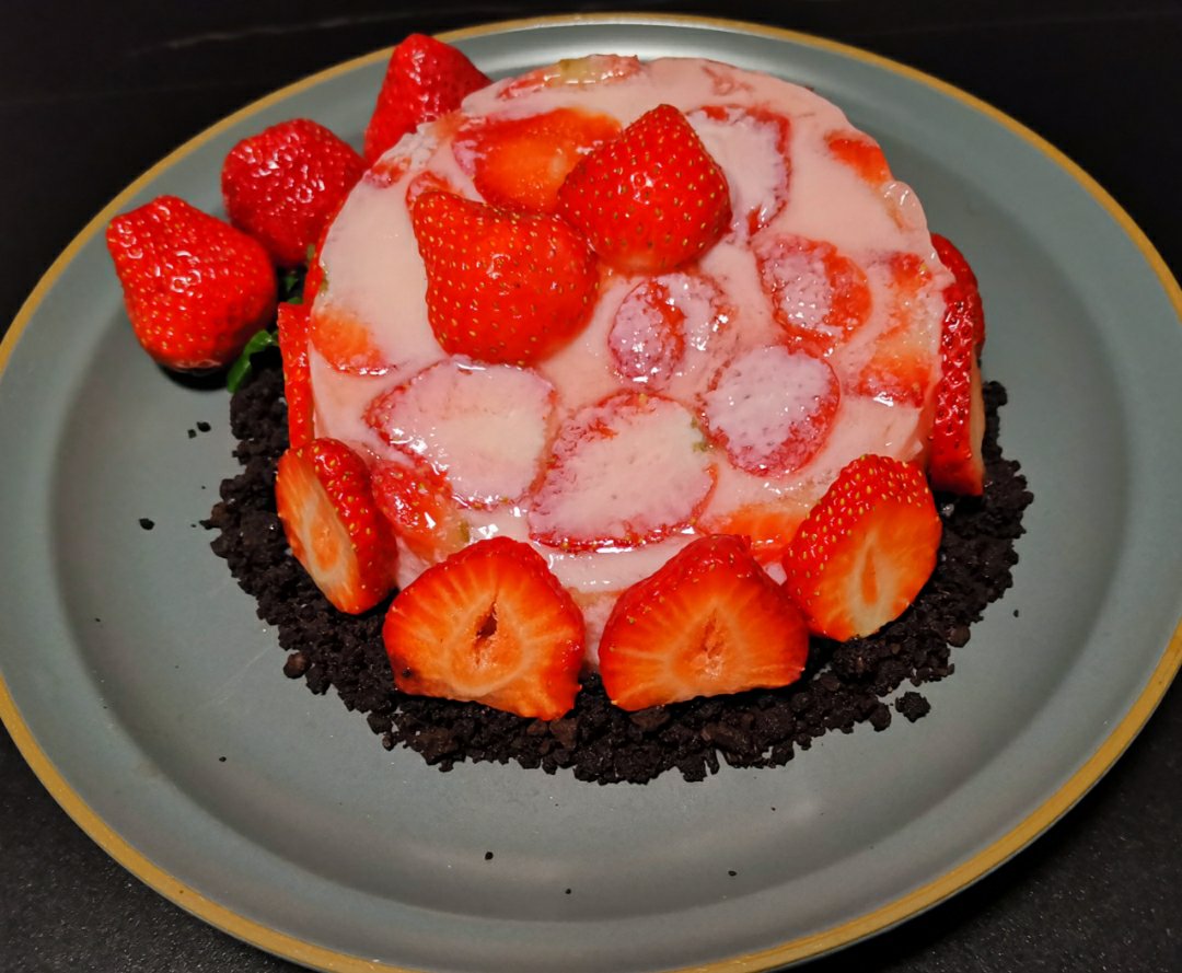 布丁口感的草莓酸奶芝士蛋糕
