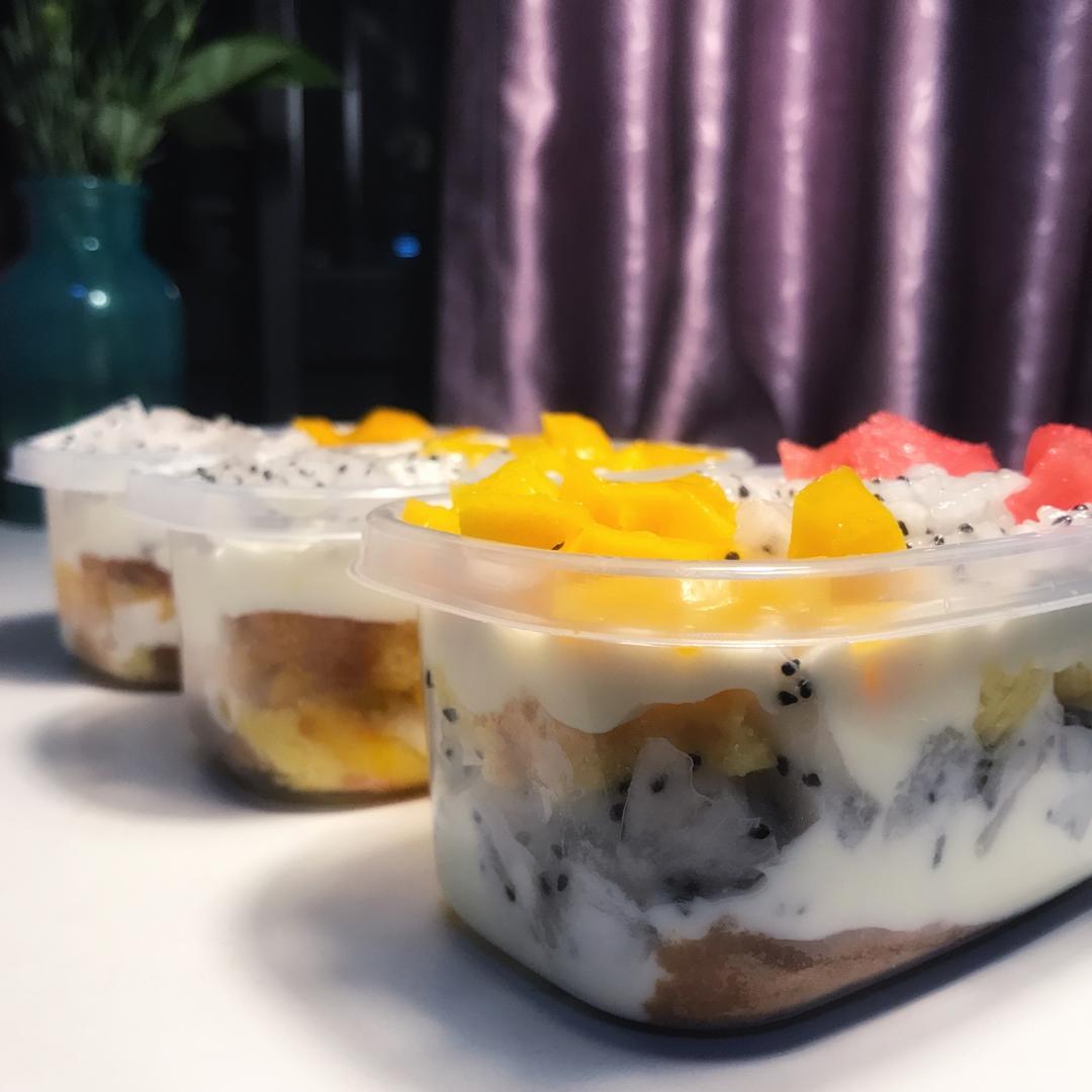 简单快手的便当饭盒水果盒子蛋糕