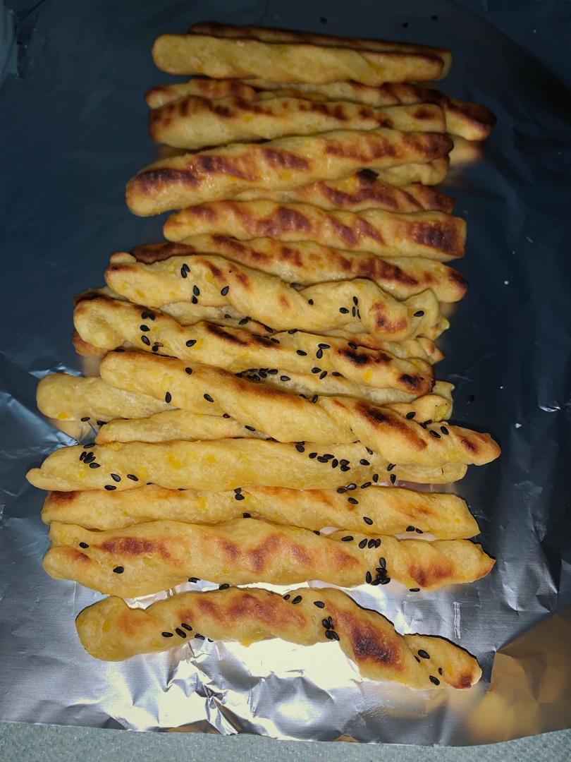 香甜酥脆，还带着一点奶香味，自制红薯饼干 吃一口就停不下来