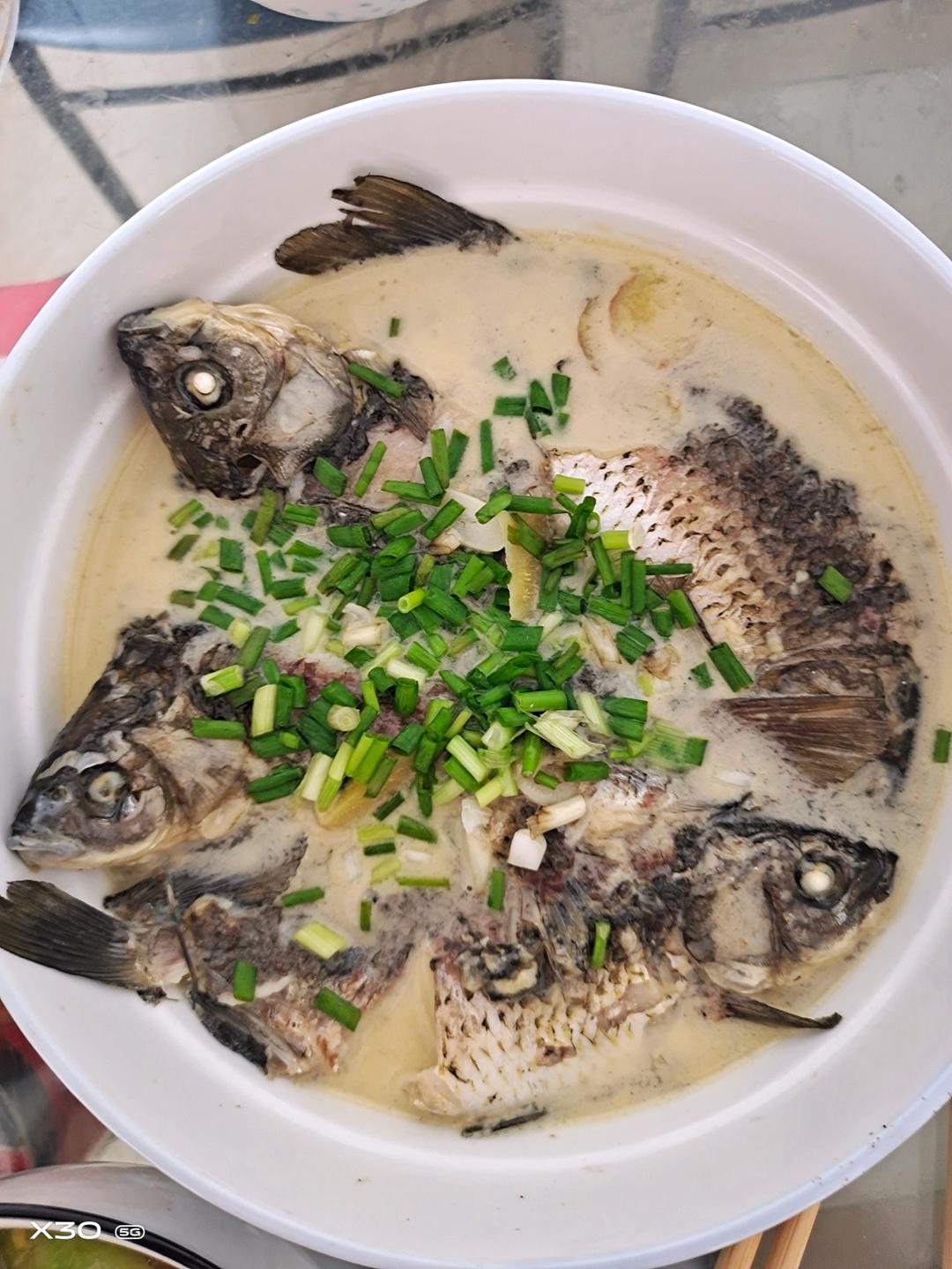 奶白鲫鱼汤最简单做法