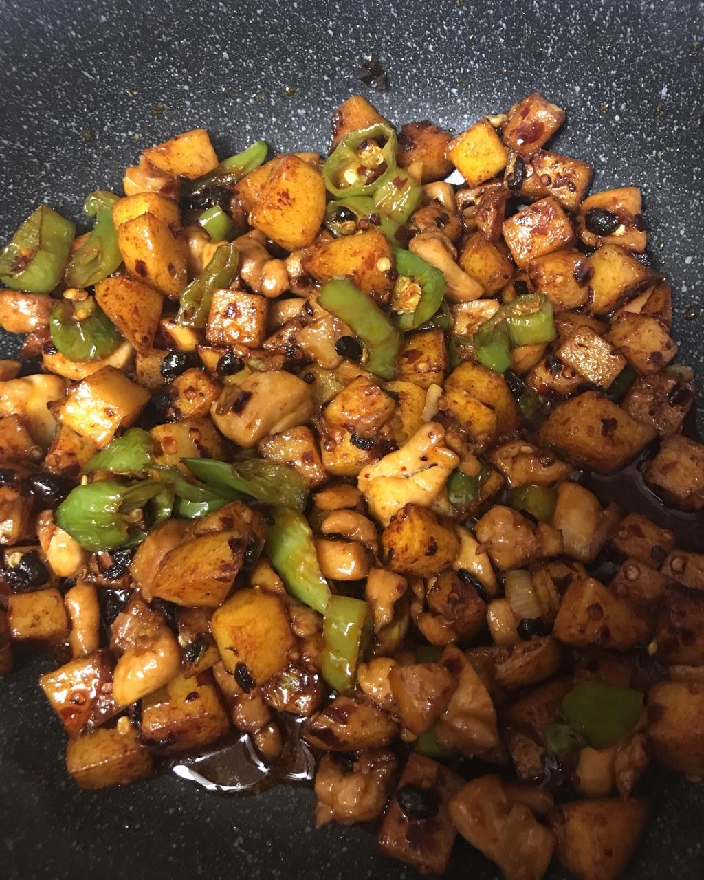 宫爆鸡丁（土豆控）