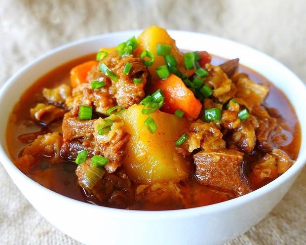 番茄土豆炖牛腩的做法