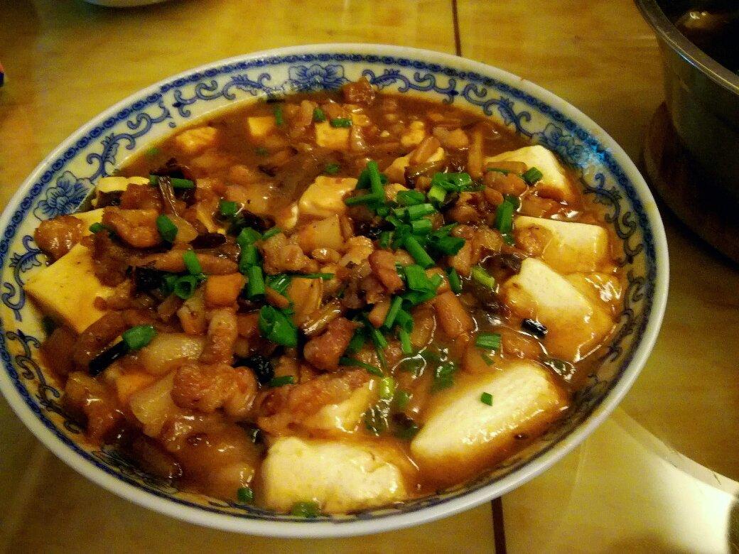洋葱酥卤肉饭