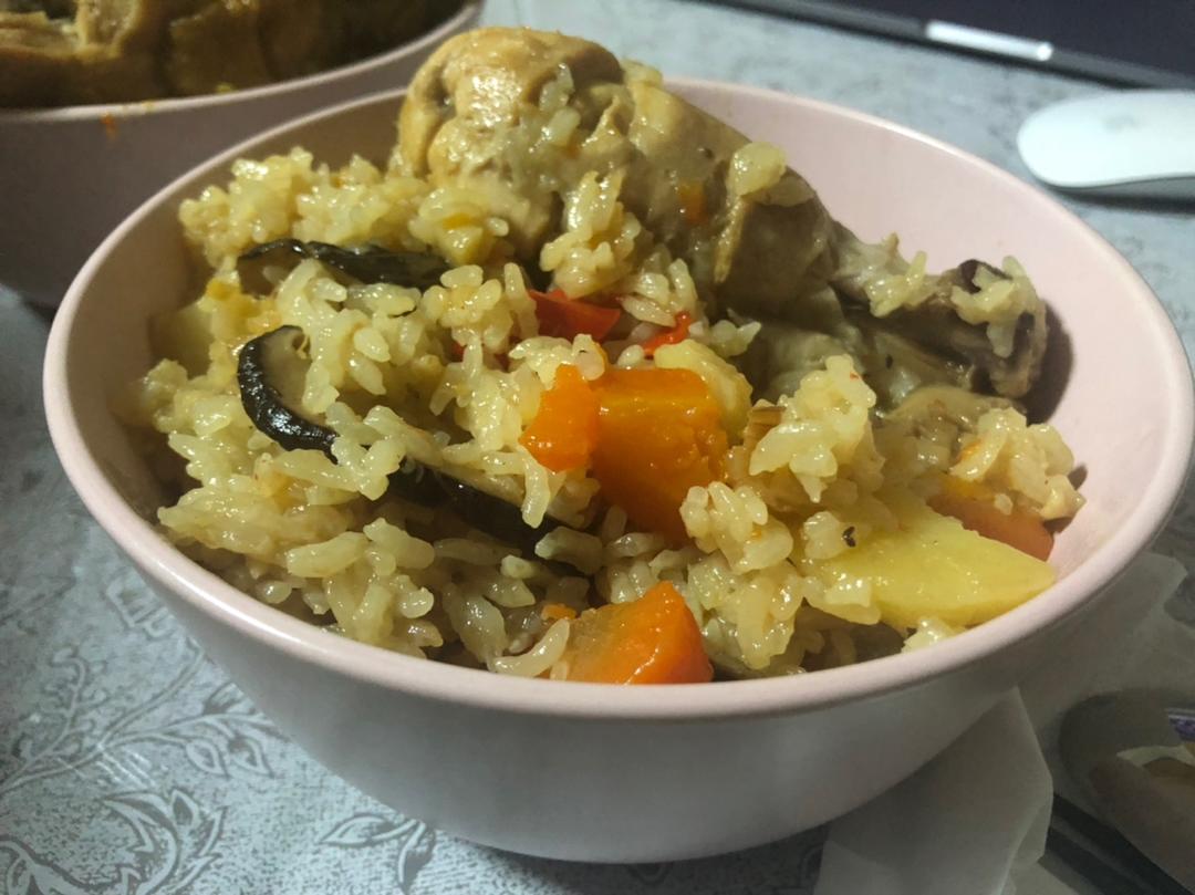 一整只鸡腿的电饭锅焖饭