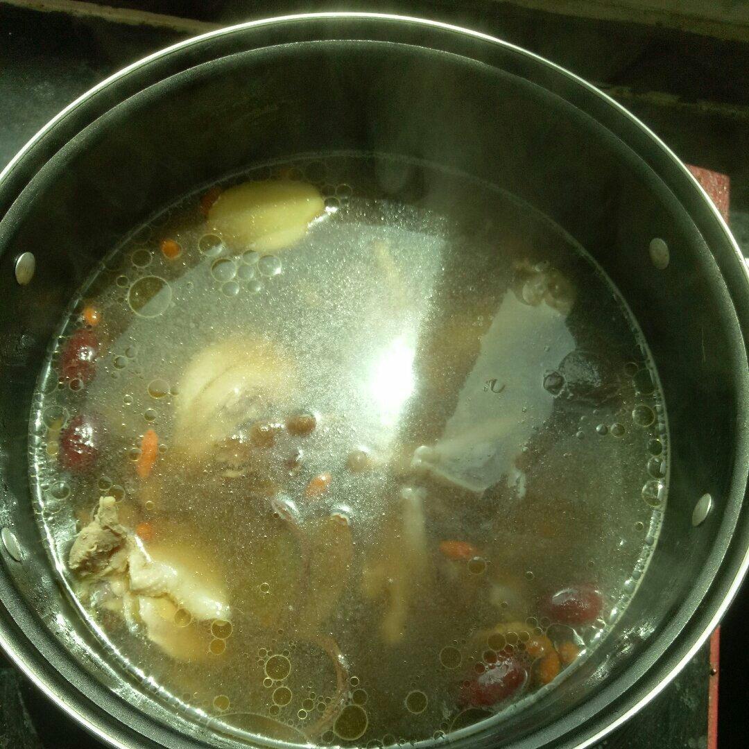 电饭锅香菇鸡汤