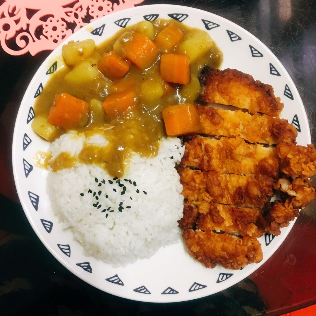 炸鸡排咖喱饭
