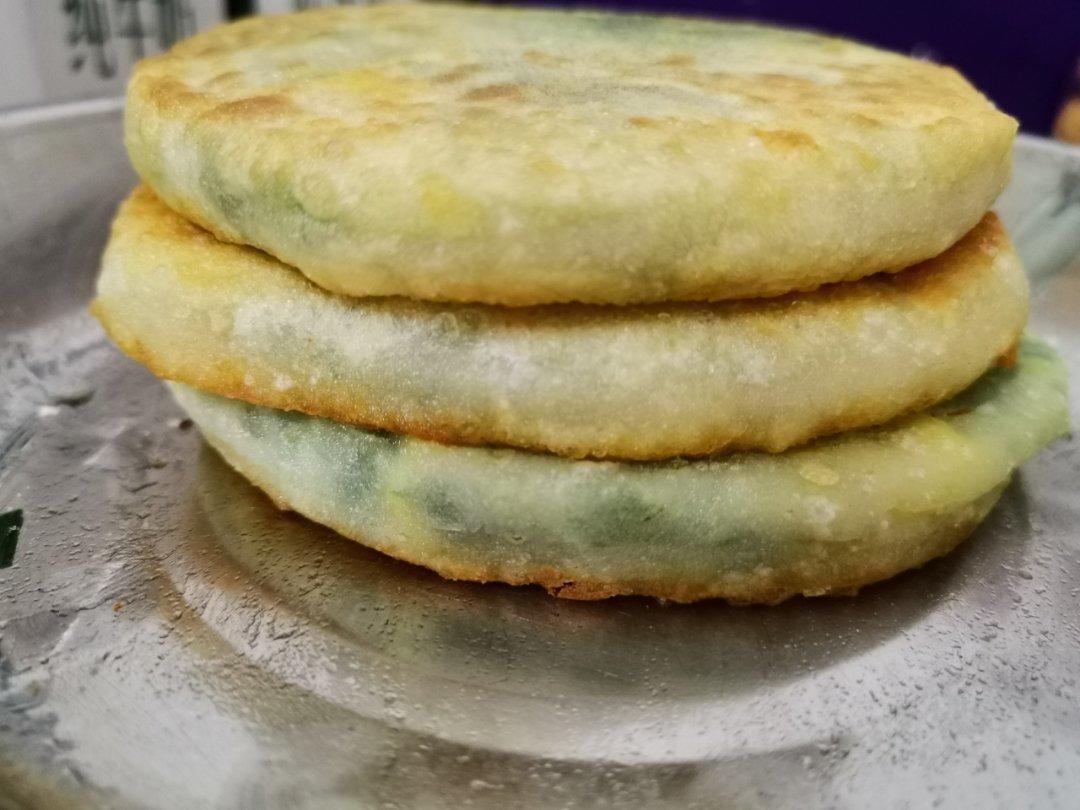 薄如蝉翼的韭菜鸡蛋馅饼