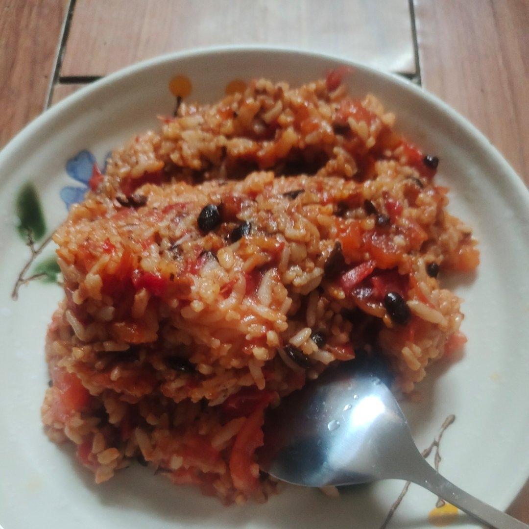 红色系茄汁炒饭