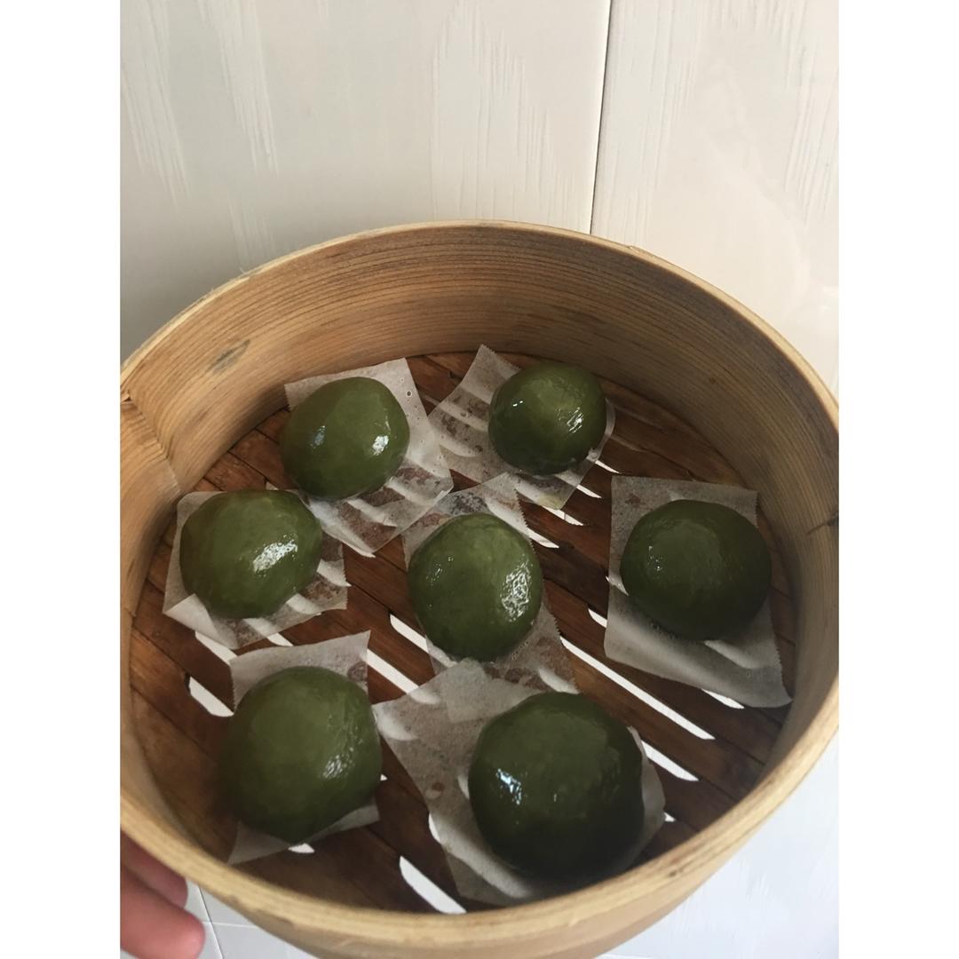 咸蛋黄肉松青团（大麦若叶版）