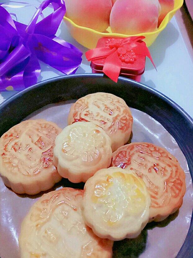 广式月饼—蛋黄莲蓉月饼