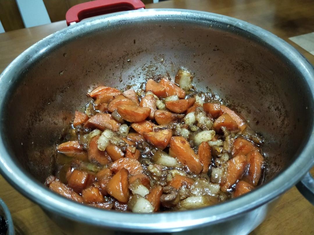 土豆胡萝卜炖肉