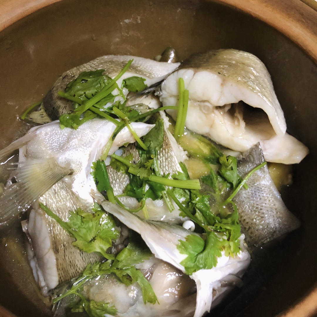 焖鲈鱼