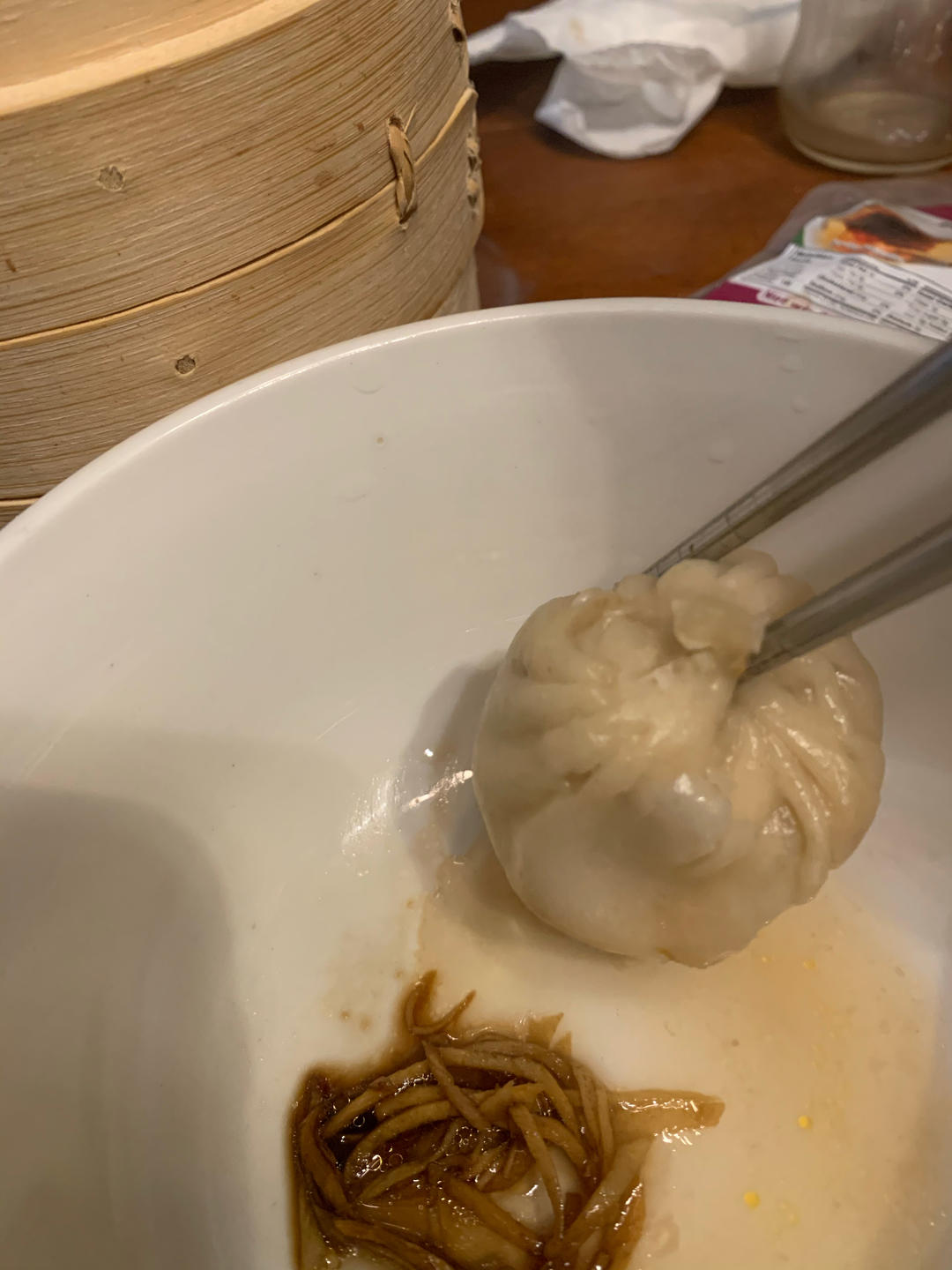 小笼包：一口爆汁！