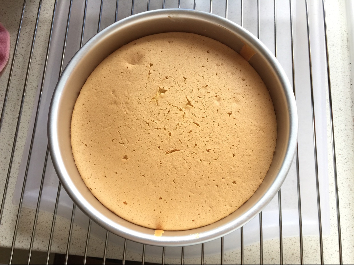 烤箱做蛋糕（戚风蛋糕的做法）