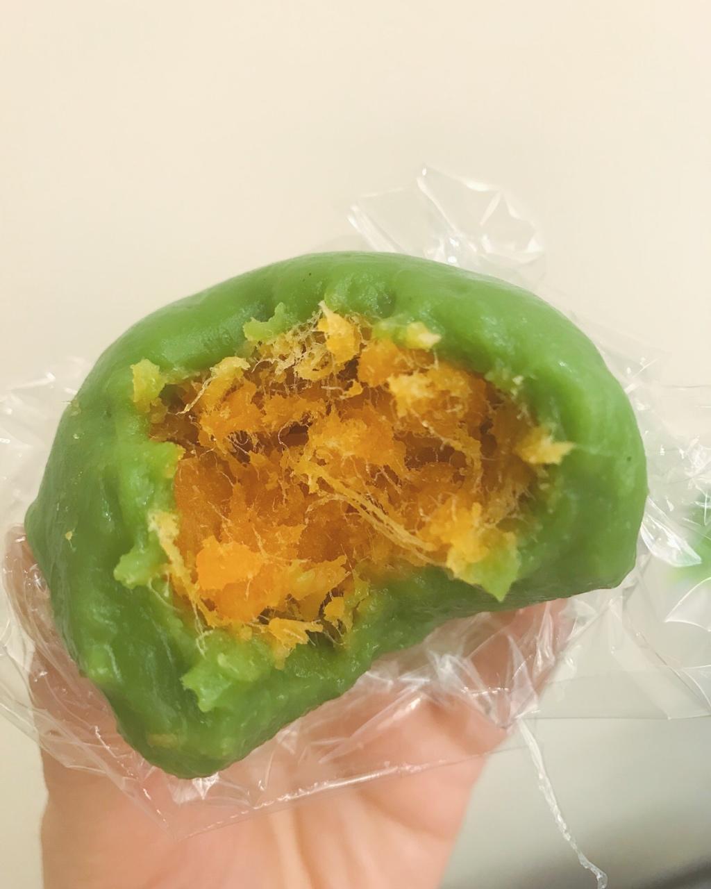网红青团～～咸蛋黄肉松青团