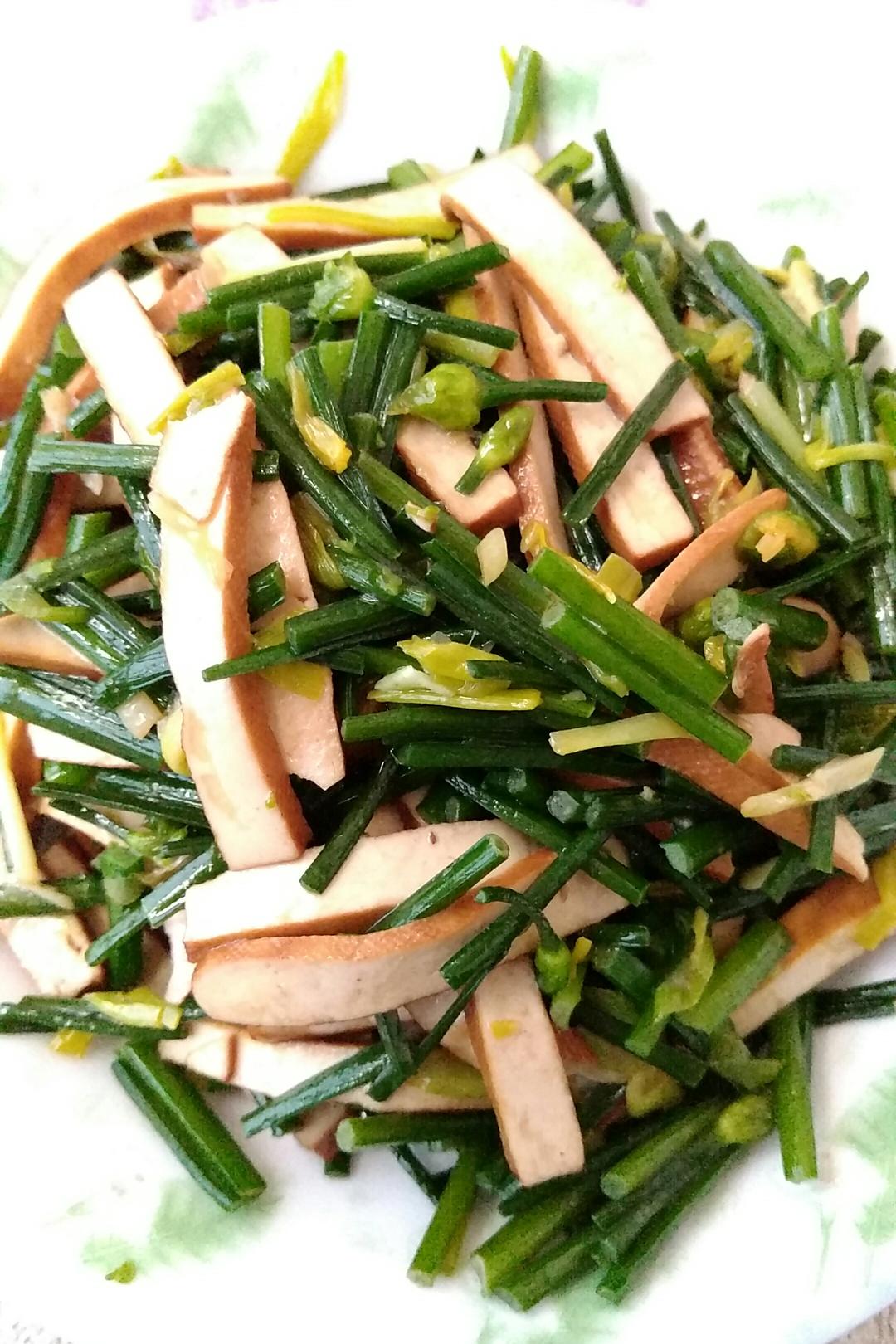 韭菜苔炒香干