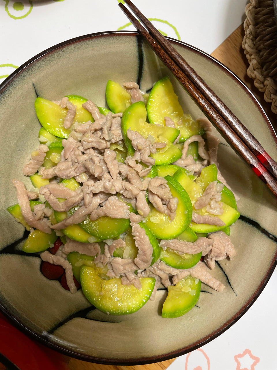 青椒肉丝炒生瓜（西葫芦）