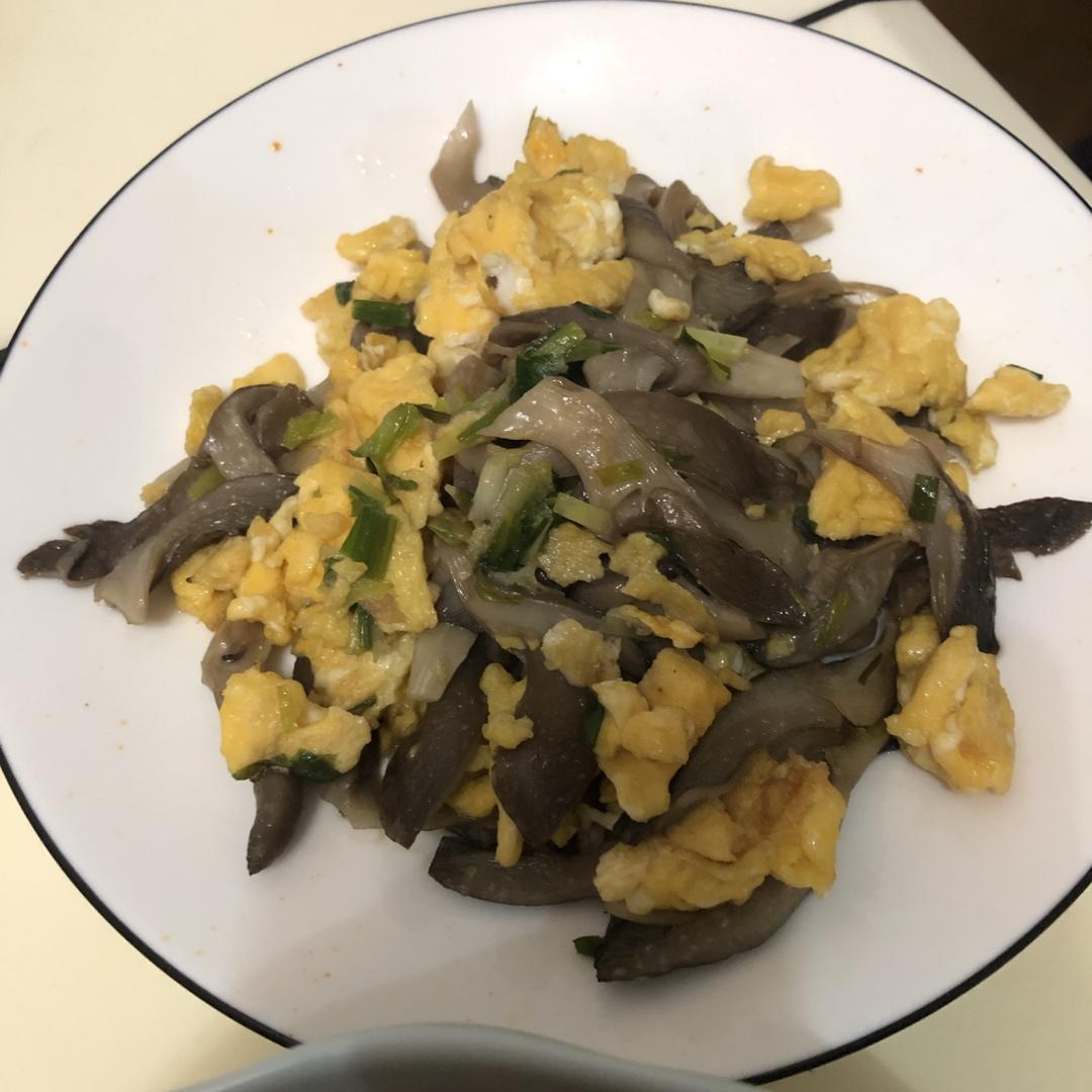 一勺油一勺盐做出超级鲜美的平菇炒鸡蛋