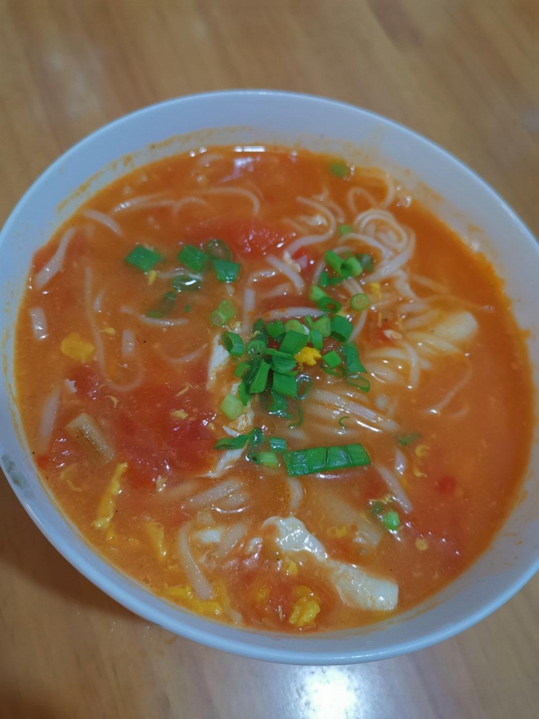 番茄鸡蛋热汤面