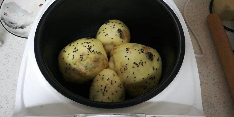 不用烤箱，用电饭锅就能做出蔓越莓面包