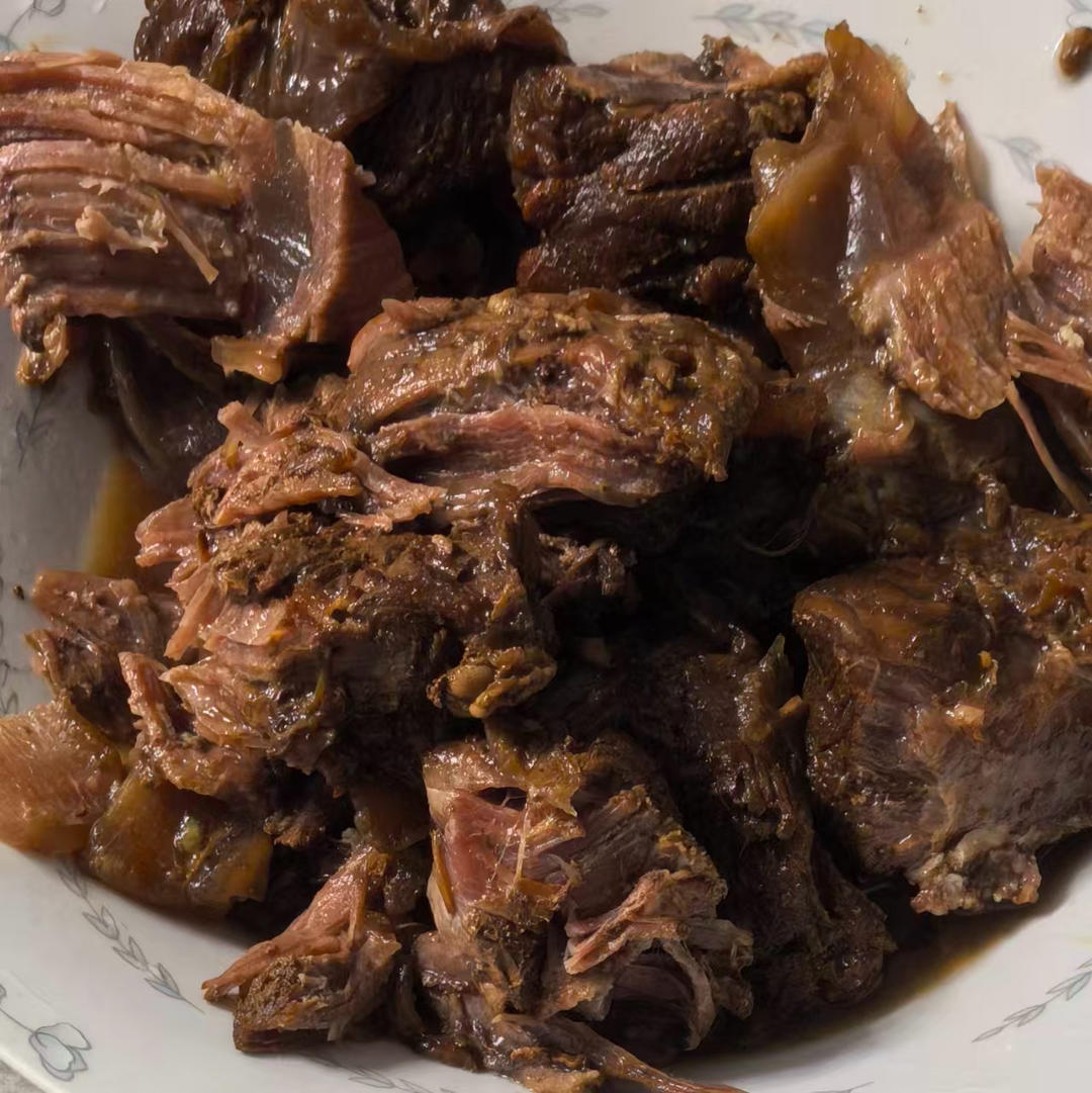 卤牛肉（大骨棒）