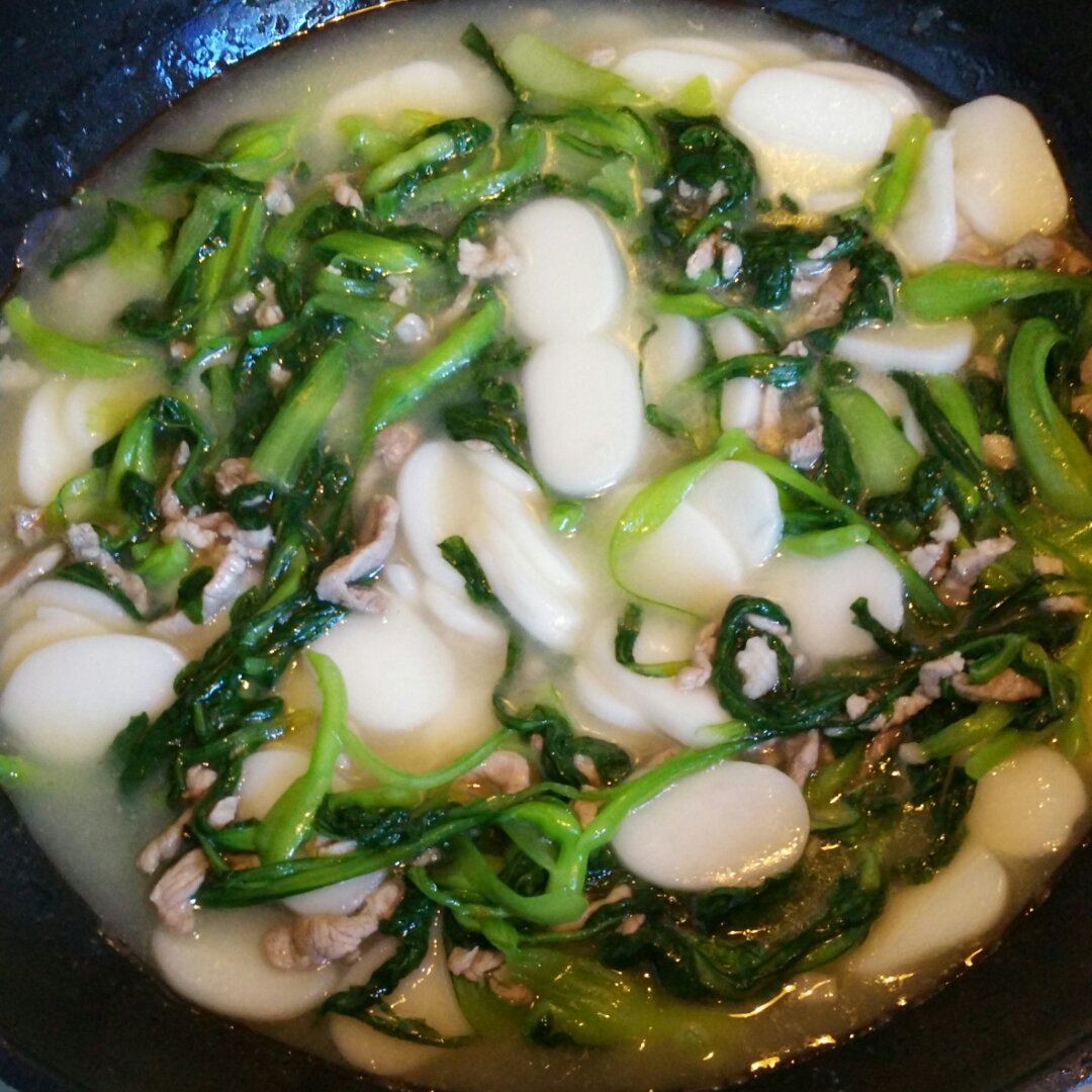 lily另类主妇做的家的味道青菜肉丝年糕汤