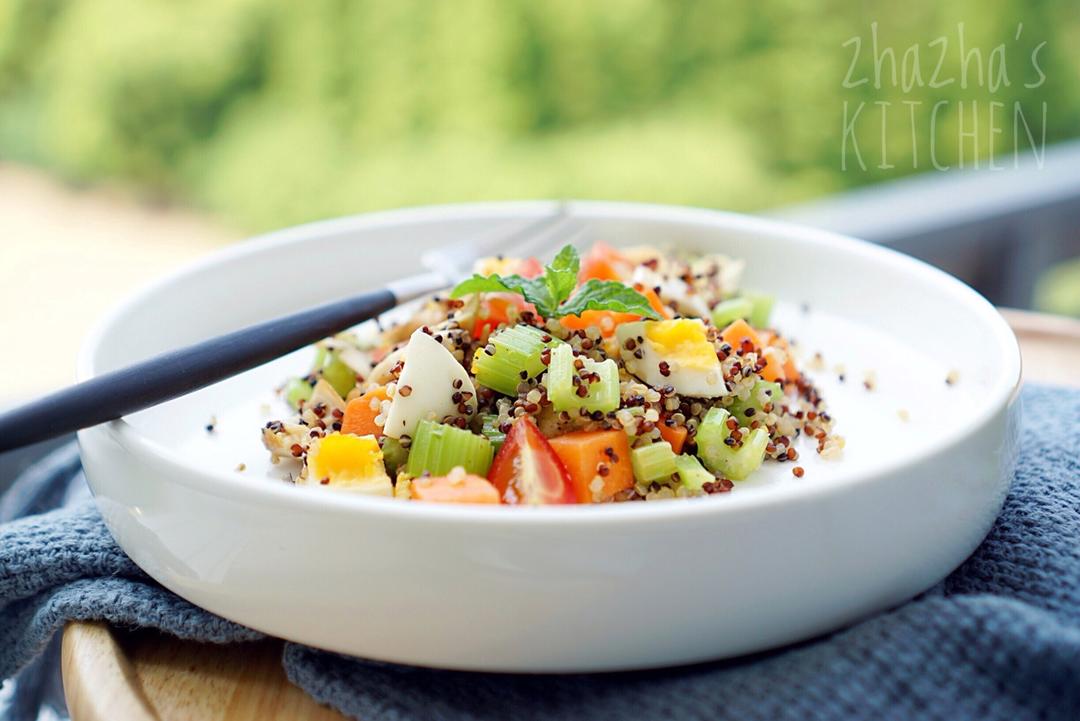 藜麦鸡胸肉沙拉