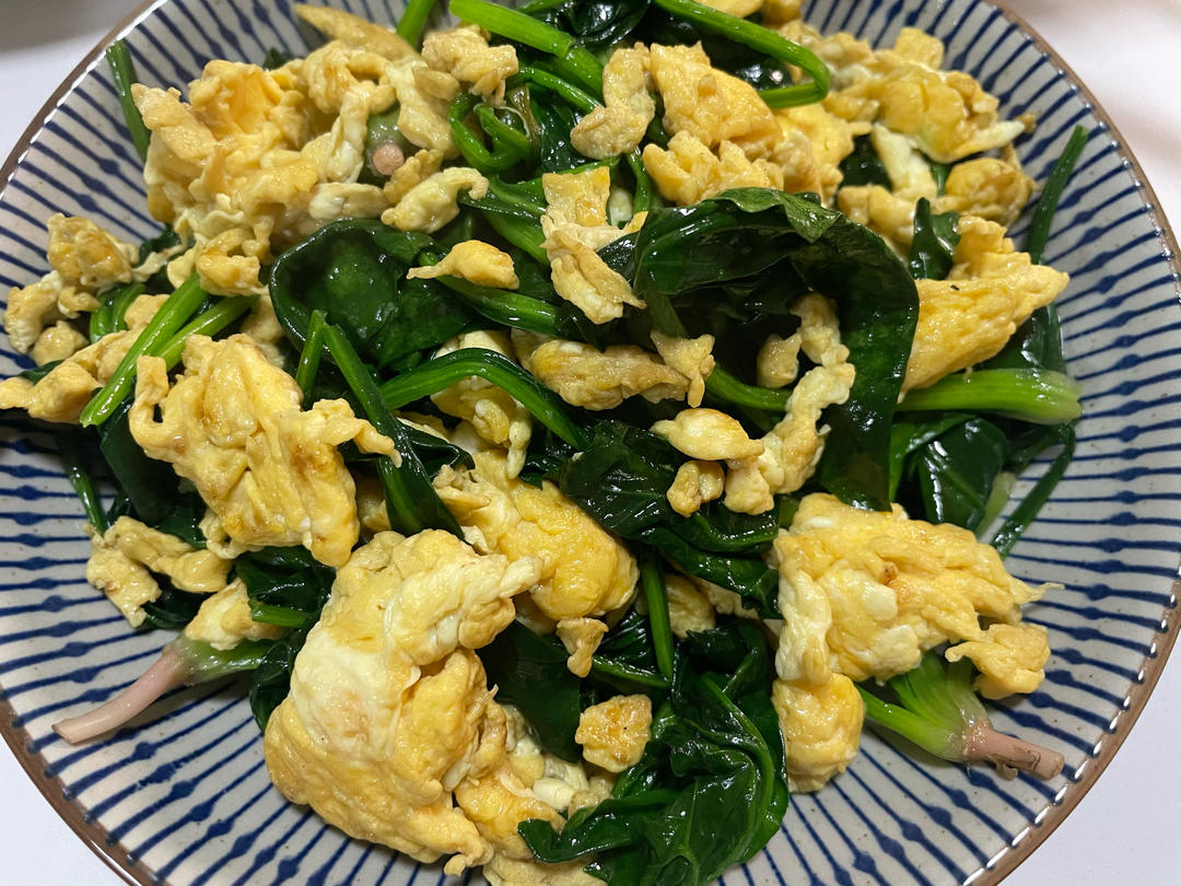 红根菠菜炒鸡蛋