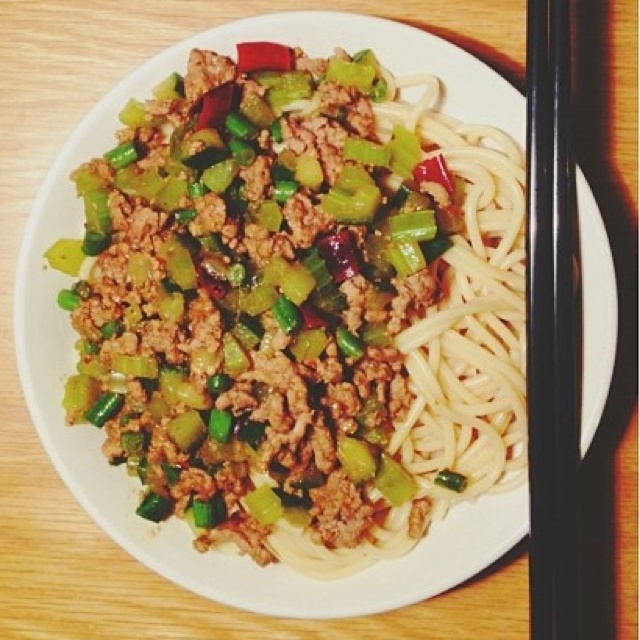 芹菜牛肉末「下饭神器」
