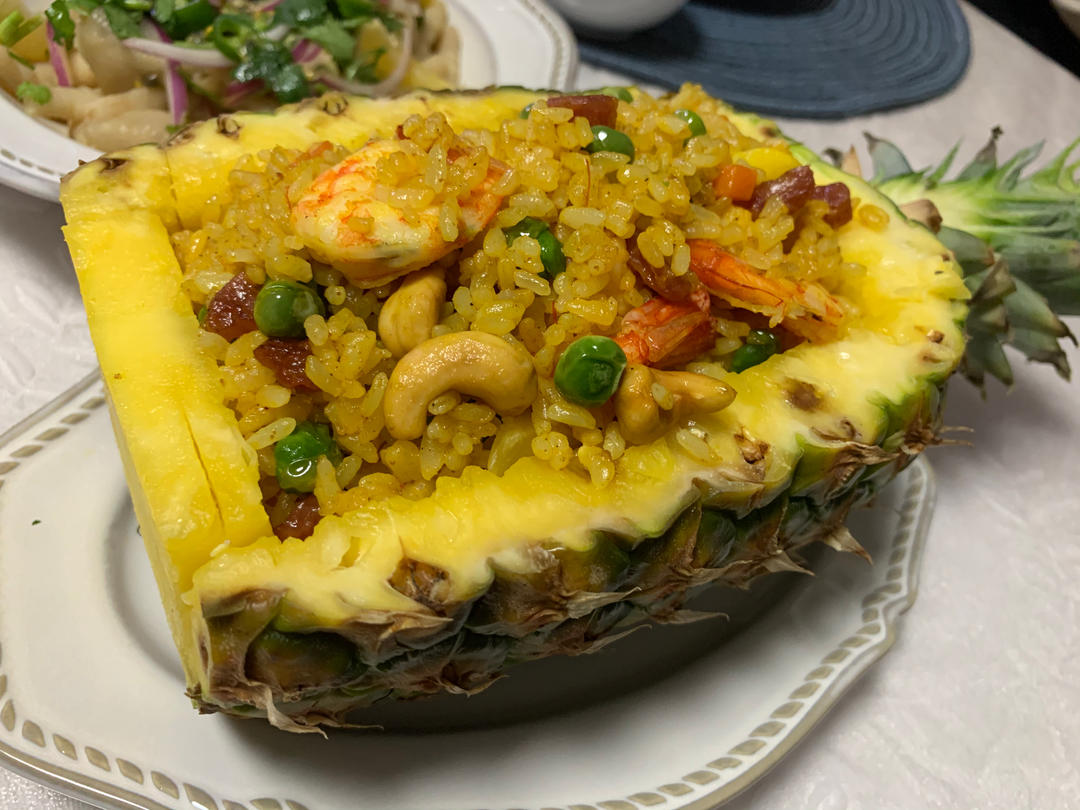 泰式缤纷菠萝炒饭