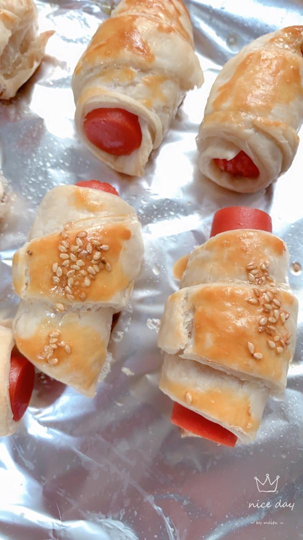 香肠酥皮卷：手抓饼皮还能这样吃，不用和面快速搞定早餐