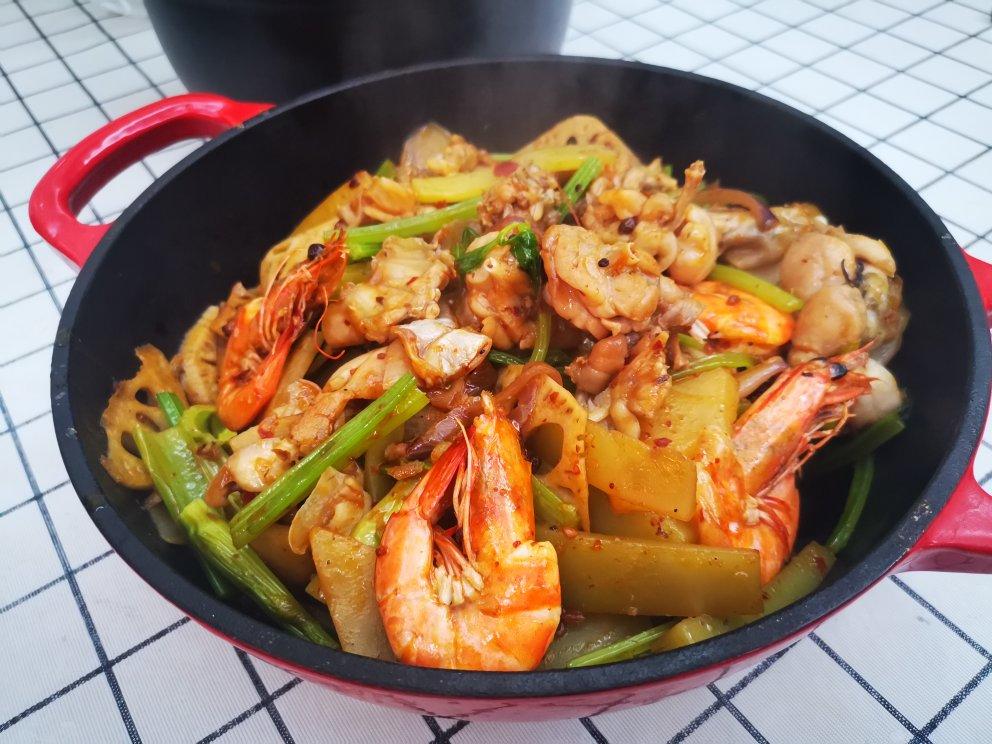 ll做的牛蛙爱上虾(大人孩子都爱吃的干锅牛蛙虾)