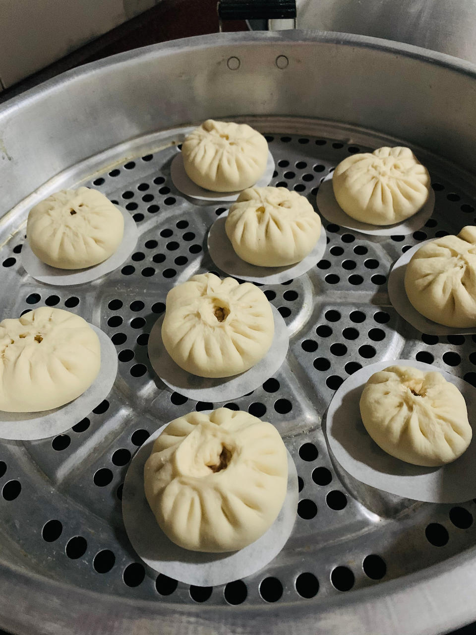 松软多汁的肉包子