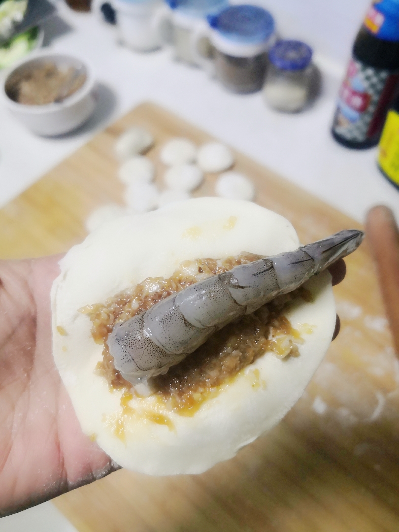 生煎凤尾虾饺的做法 步骤2