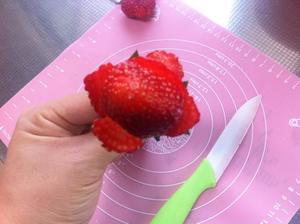 草莓花朵的做法 步骤2