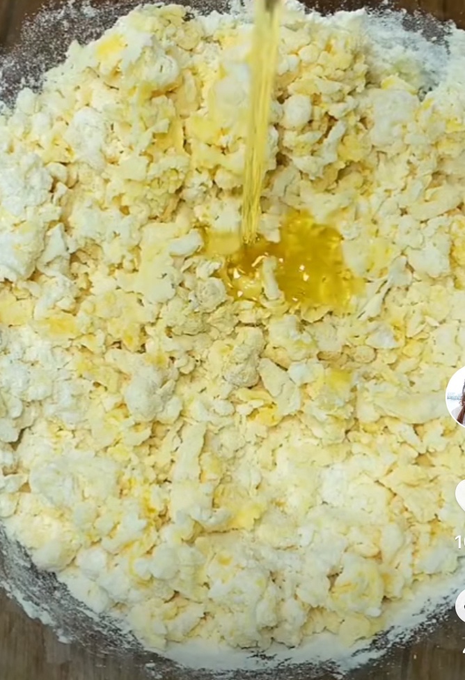 玉米面大发糕粗粮主食花糕松软Q弹的黄金葡萄干大发糕的做法 步骤2