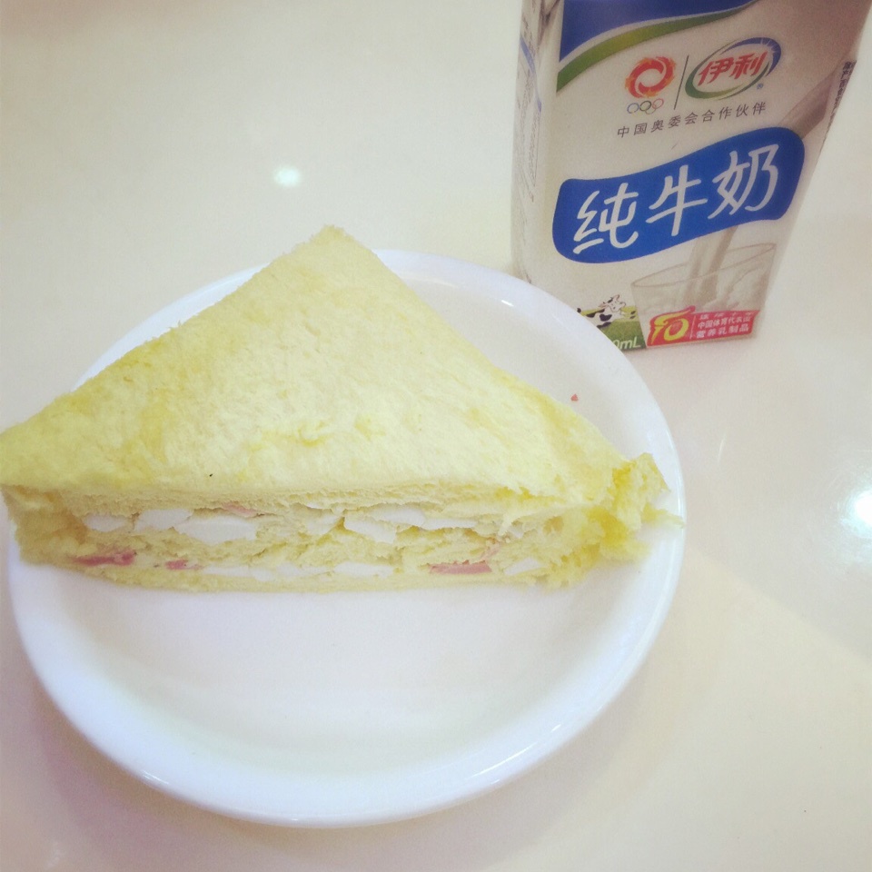 鸡蛋三明治