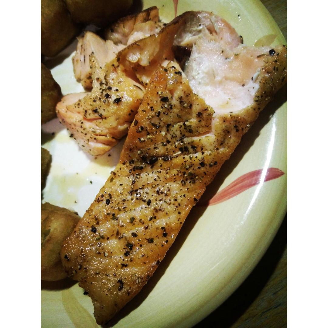 和风早餐——盐煎三文鱼