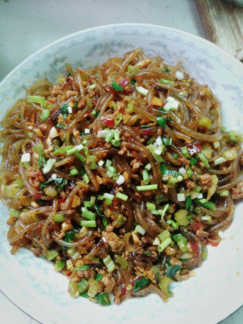 蚂蚁上树