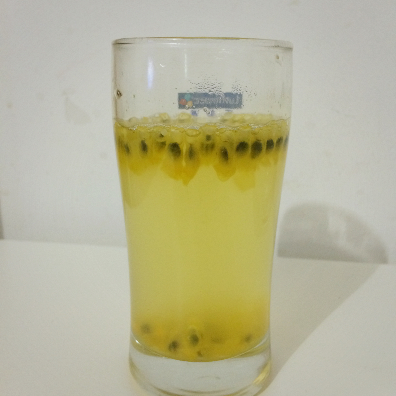 百香果的朴素吃法（百香果汁）