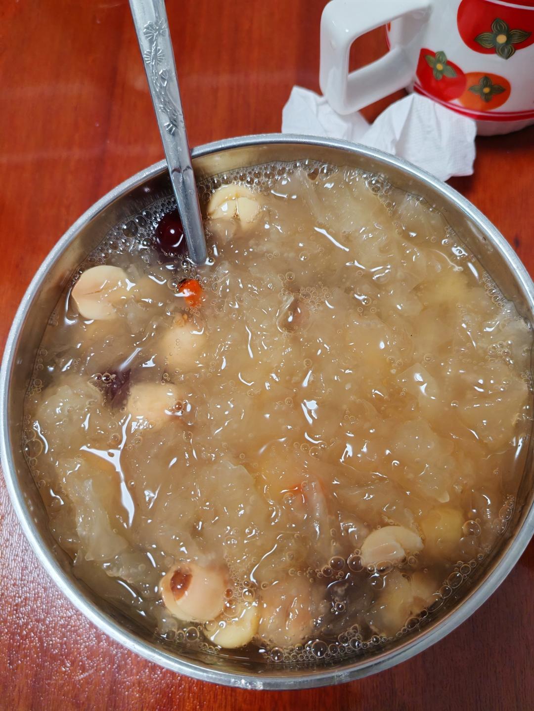 红枣银耳莲子羹（有出胶质、出胶，懒人的电压力锅版）