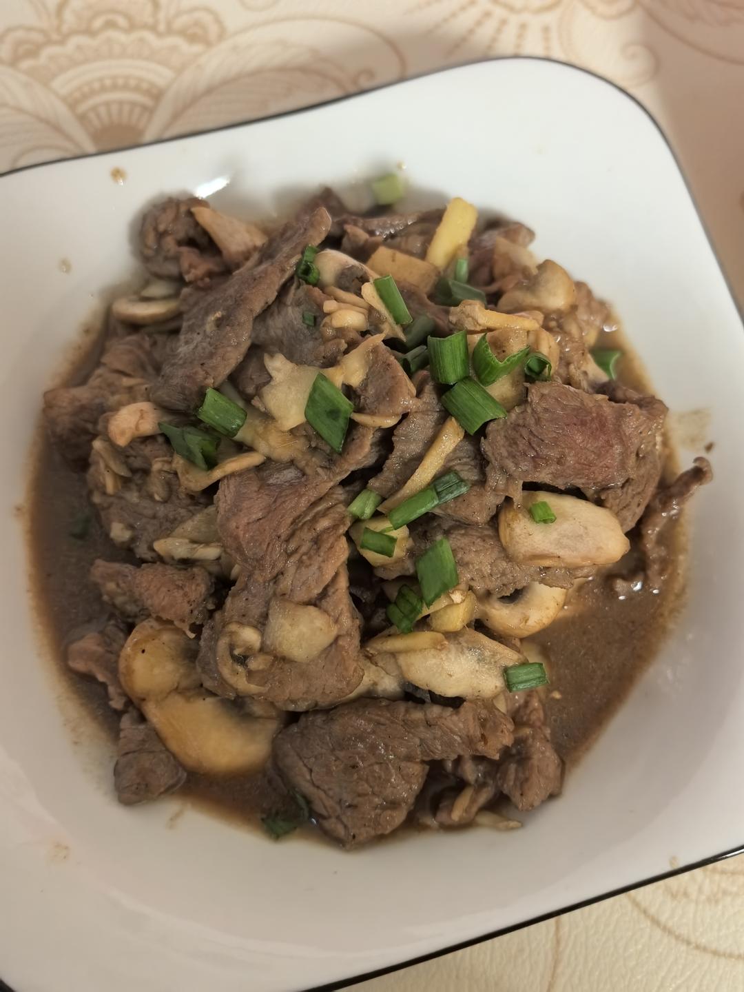 今日菜谱：牛肉口蘑
