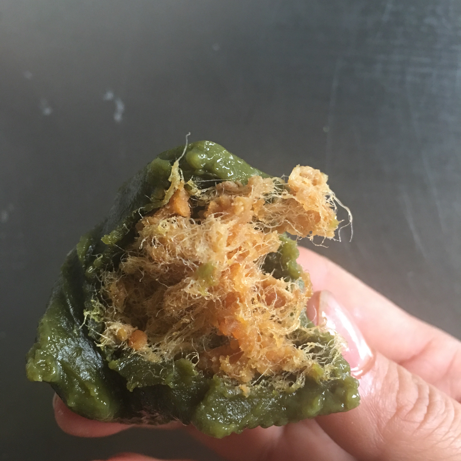 咸蛋黄肉松青团