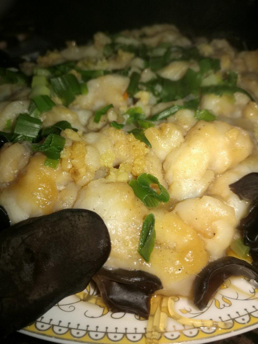 好吃不胖的金针菇粉丝蒸巴沙鱼