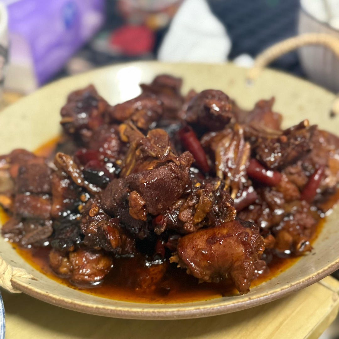 传统正宗的啤酒鸭配方和做法，鲜嫩香浓，只需炒千万不要焯水