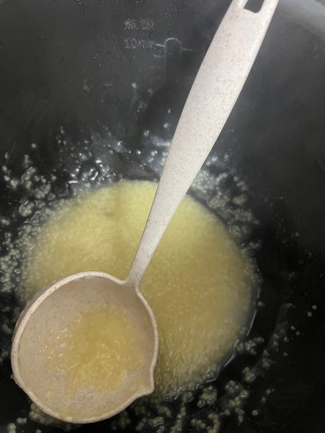 （黄金比例，绝不翻车）养胃电饭煲版小米粥